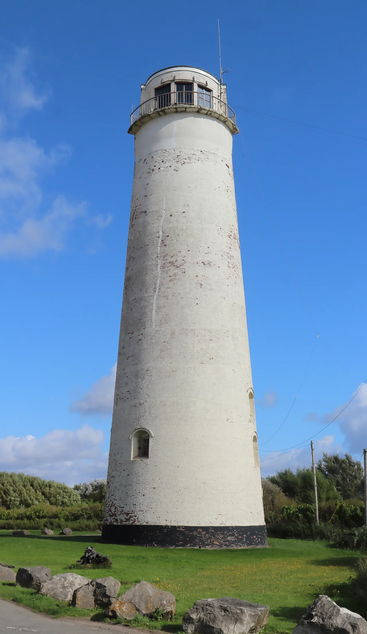 North side of Grade II listed Leasowe Lighthouse. Only the lamp room breaks the upper section, otherwise misleading lights would be shown to seaward.