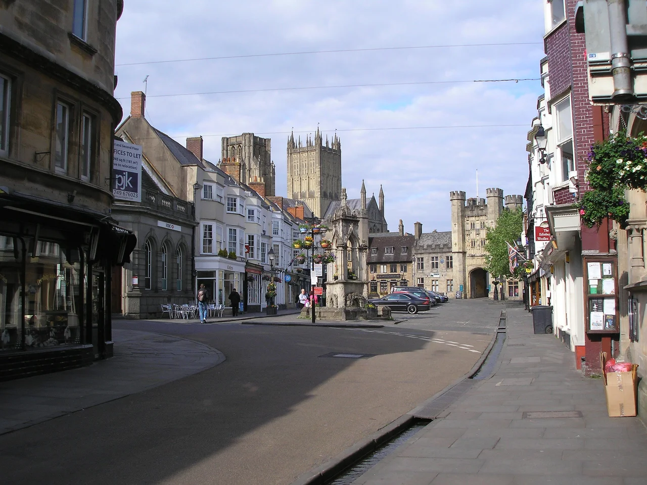 A picture of Wells Somerset, captured on 24 June 2013.

Camera: Olympus FE-120 6.0 Digital.