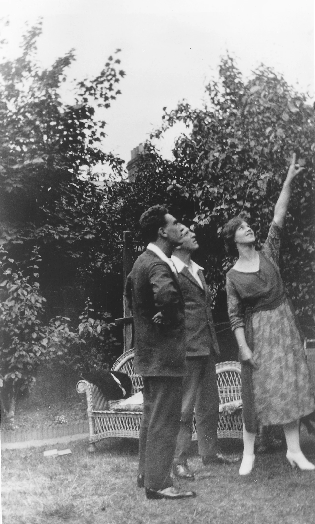 Freddy Bywaters, Percy Thompson and Edith Thompson in the garden of 41 Kensington Crescent, Ilford, on Sunday 10 July 1922.