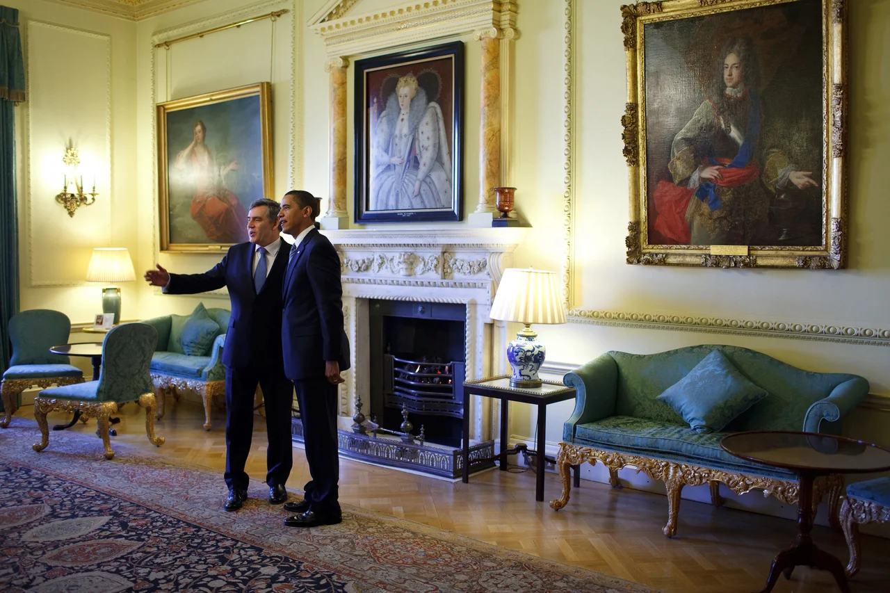 President Barack Obama is welcomed to 10 Downing Street in London by British Prime Minister Gordon Brown, April 1, 2009. Official White House Photo by Pete Souza