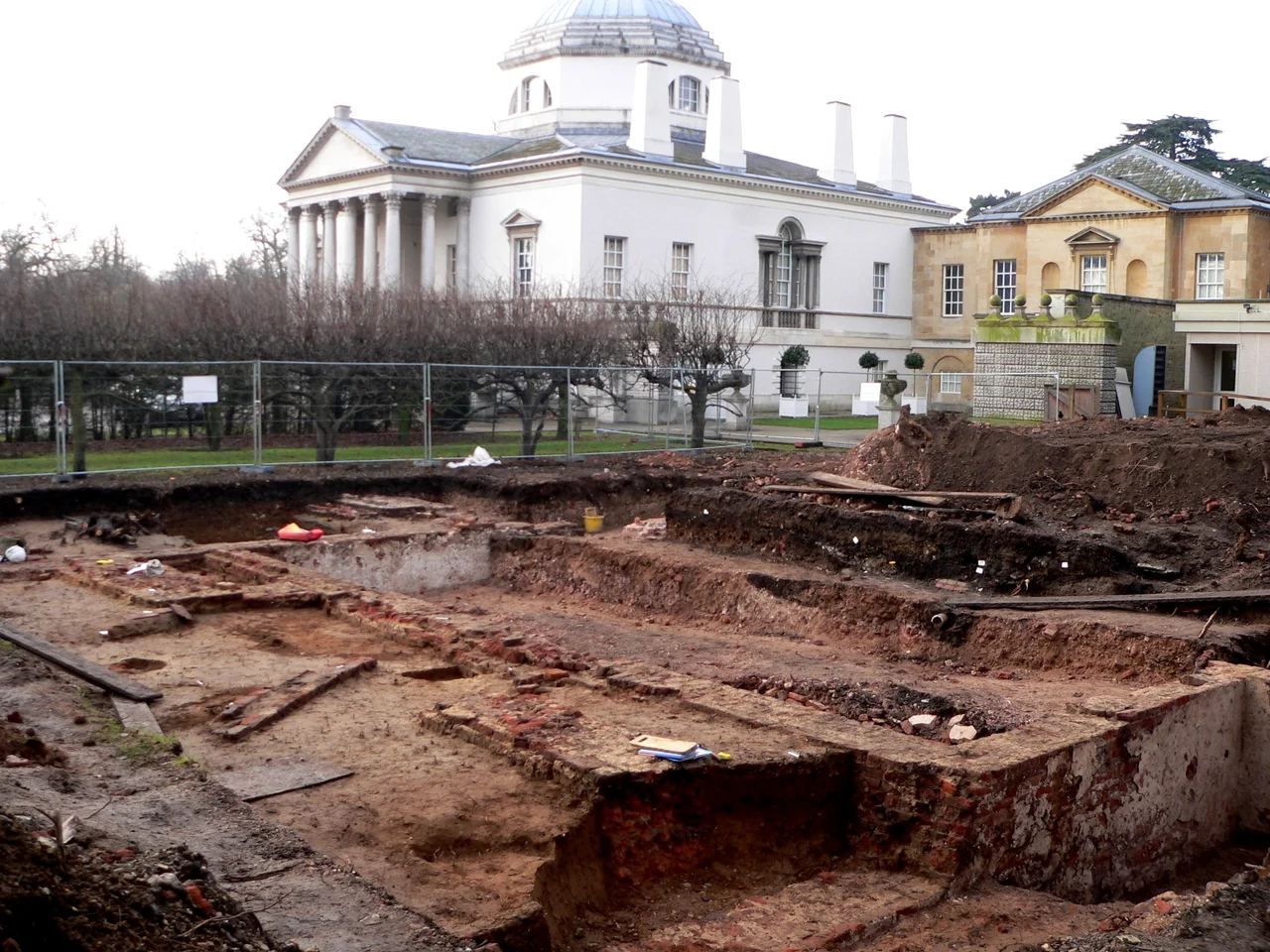 English Heritage archeologists uncover the sustantial remains of the old Jacobean House