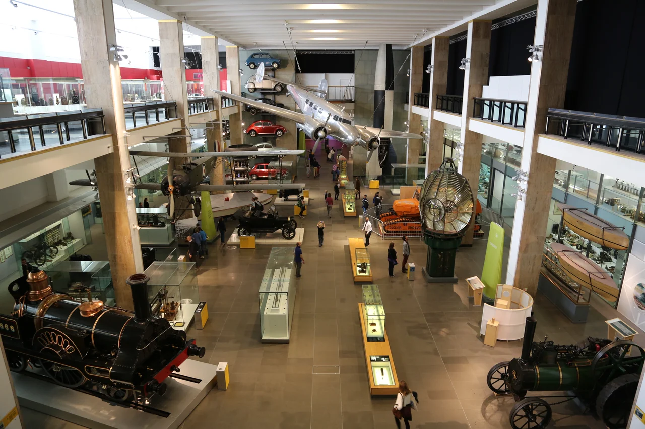 Photo of the Modern World gallery in the science museum, london