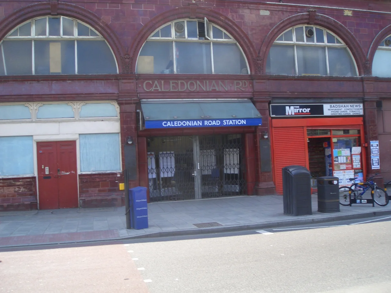 Photo of Caledonian Road tube station. The station is closed due to the 7 July 2005 London bombings.
