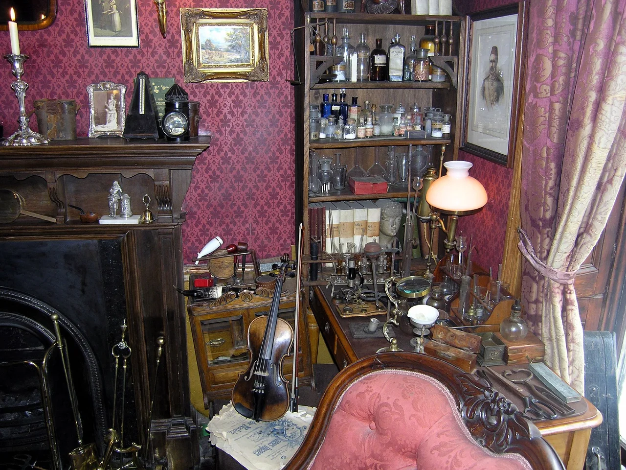 Sherlock Holmes study view (Trafalgar Sq., Holmes Museum, Hyde Park)