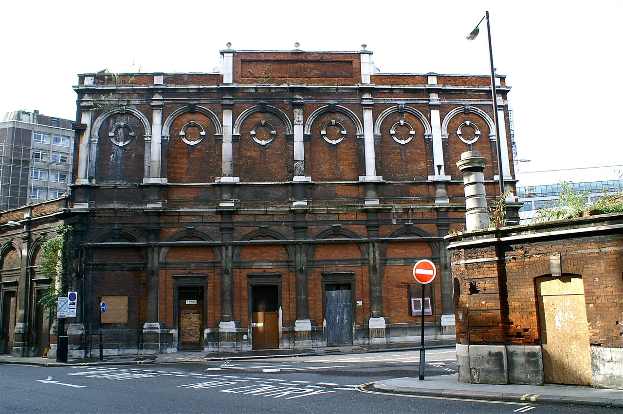 Red House Cold Store (1898), en:Smithfield, London.