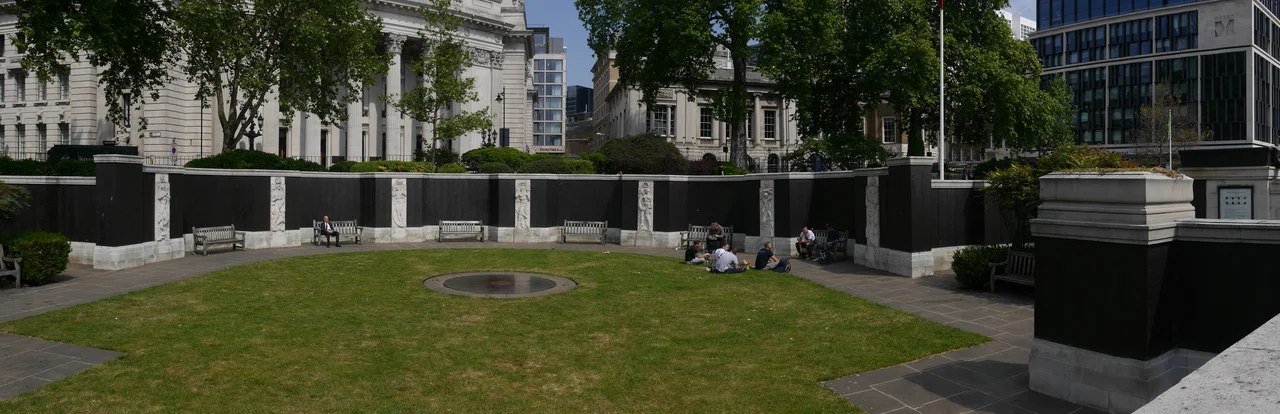 A panorama of the sunken garden at the Tower Hill Memorial, photographed from the south in May 2018.