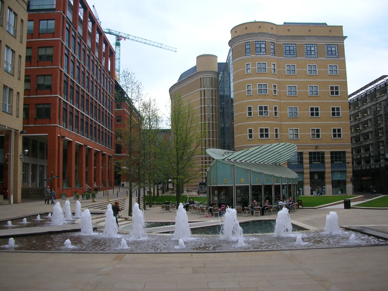 The fountain in Central Square, Brindleyplace, Birmingham, England. The buildings are (left to right} Two, Six, Seven, and Five (occupying right 60% of picture). Photographed from the steps of Three Brindleyplace by me 22 April 2007. Oosoom