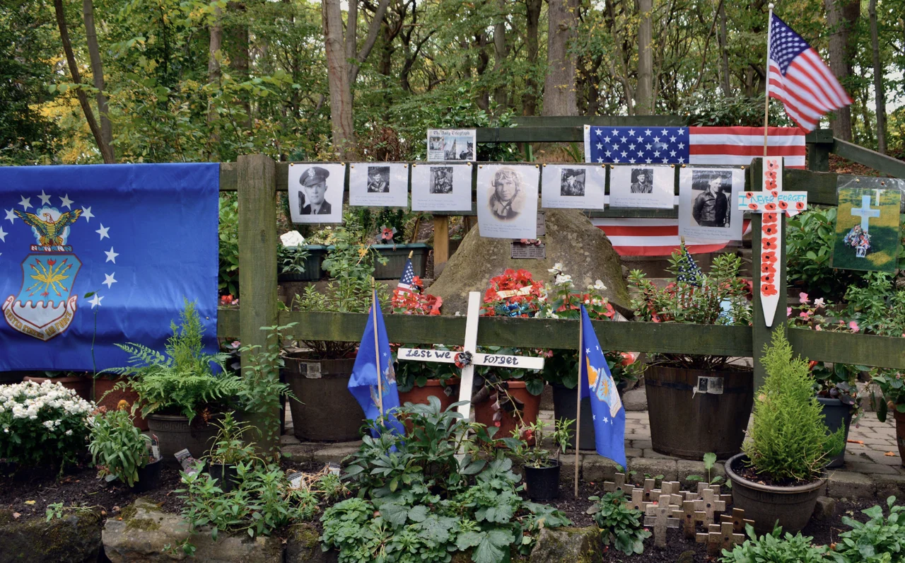 Sheffield, Endcliffe Park, Mi Amigo memorial