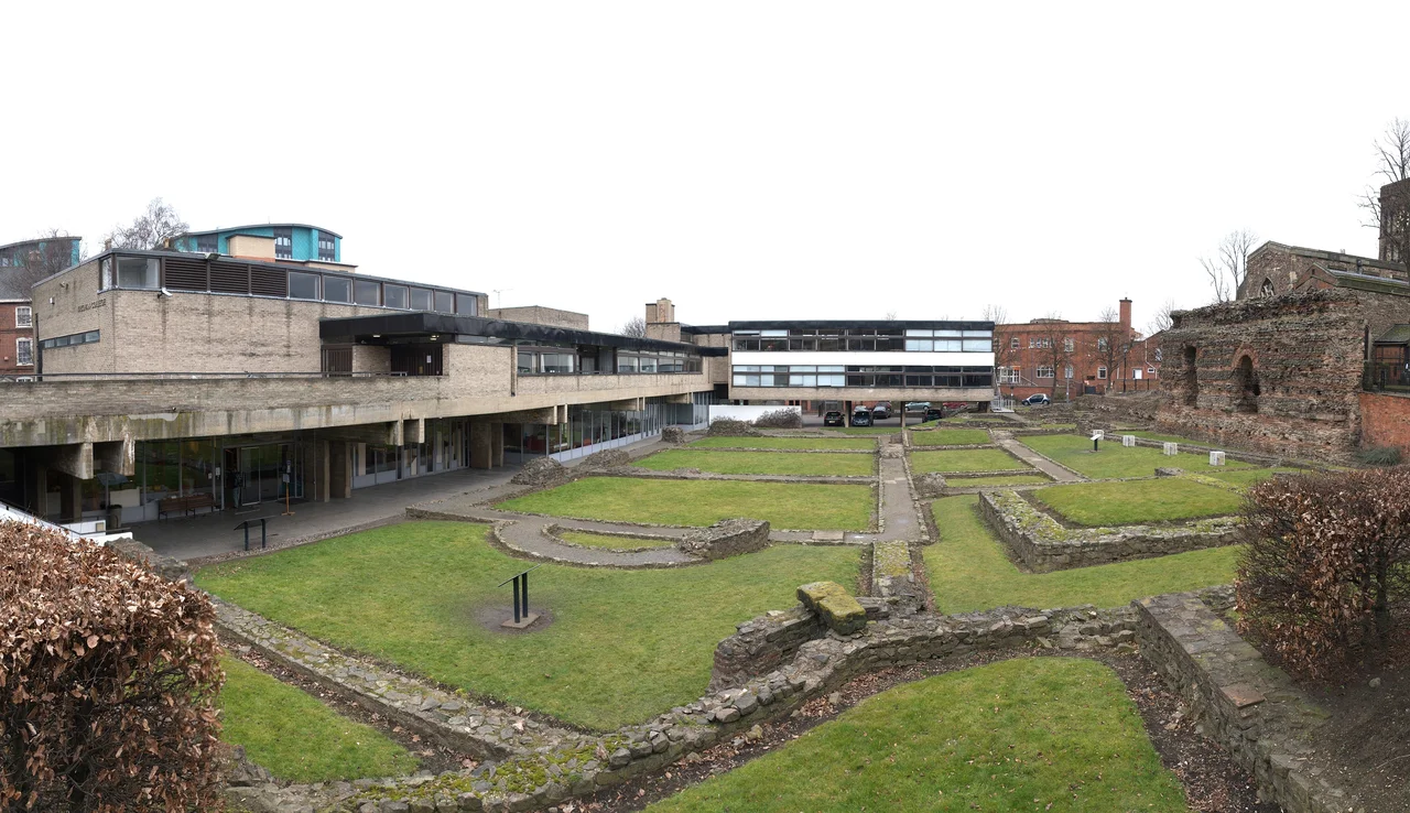 Panoramic view of the Jewry Wall ruins in Leicester, also showing Vaughan College.

 This   file was uploaded  with Commonist.