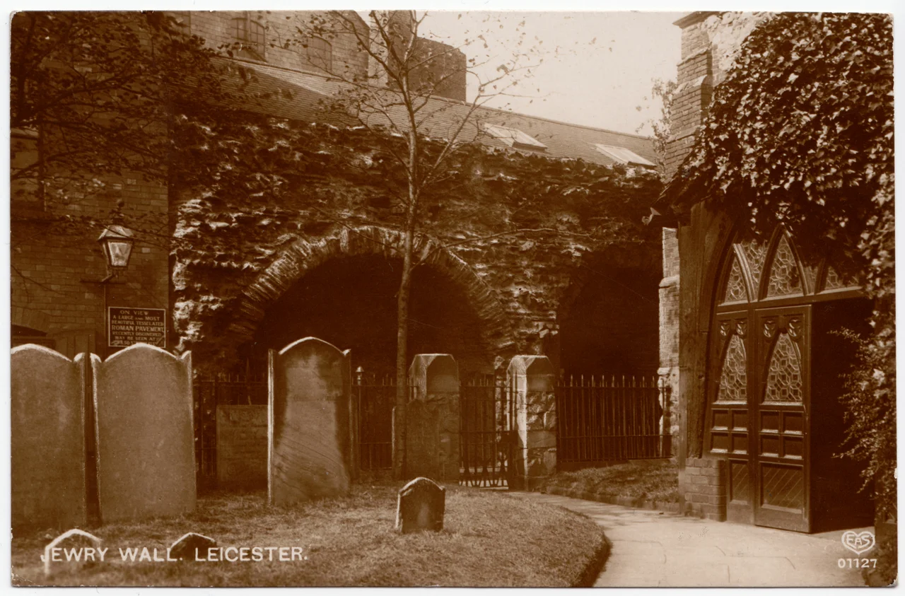 Panoramic view of the Jewry Wall ruins in Leicester, also showing Vaughan College.
This file was uploaded with Commonist.