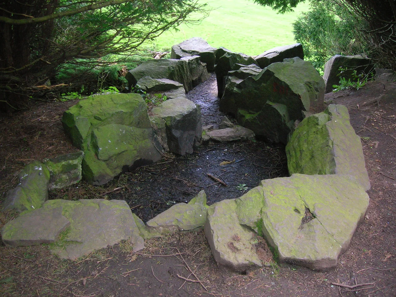 The Eglinton Park old waterfall - upper area. Irvine, North Ayrshire, Scotland.
03/05/08
Roger Griffith

Made by self.