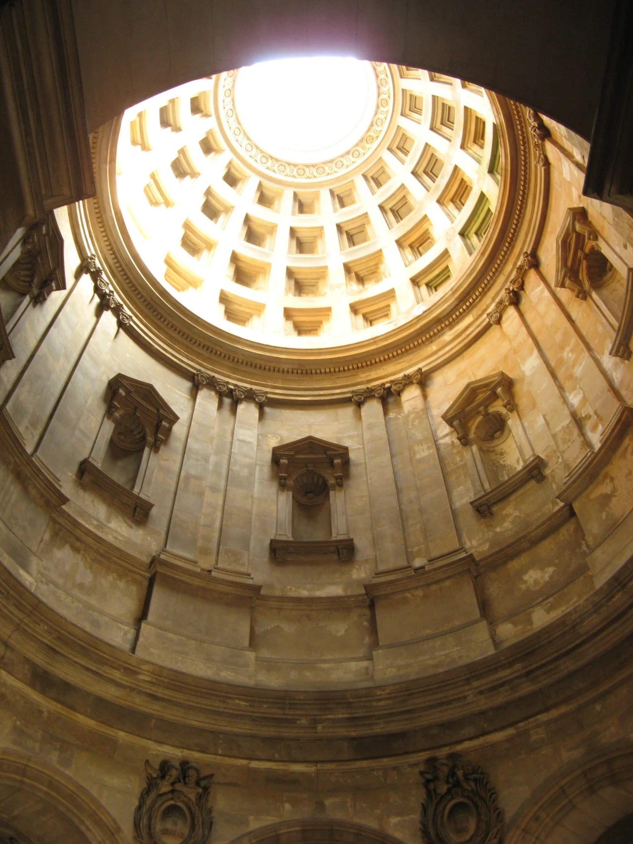 Interior of w:Hamilton Mausoleum, Hamilton, Scotland