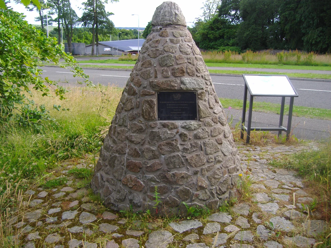 Battle of Inverkeithing memorial cairn