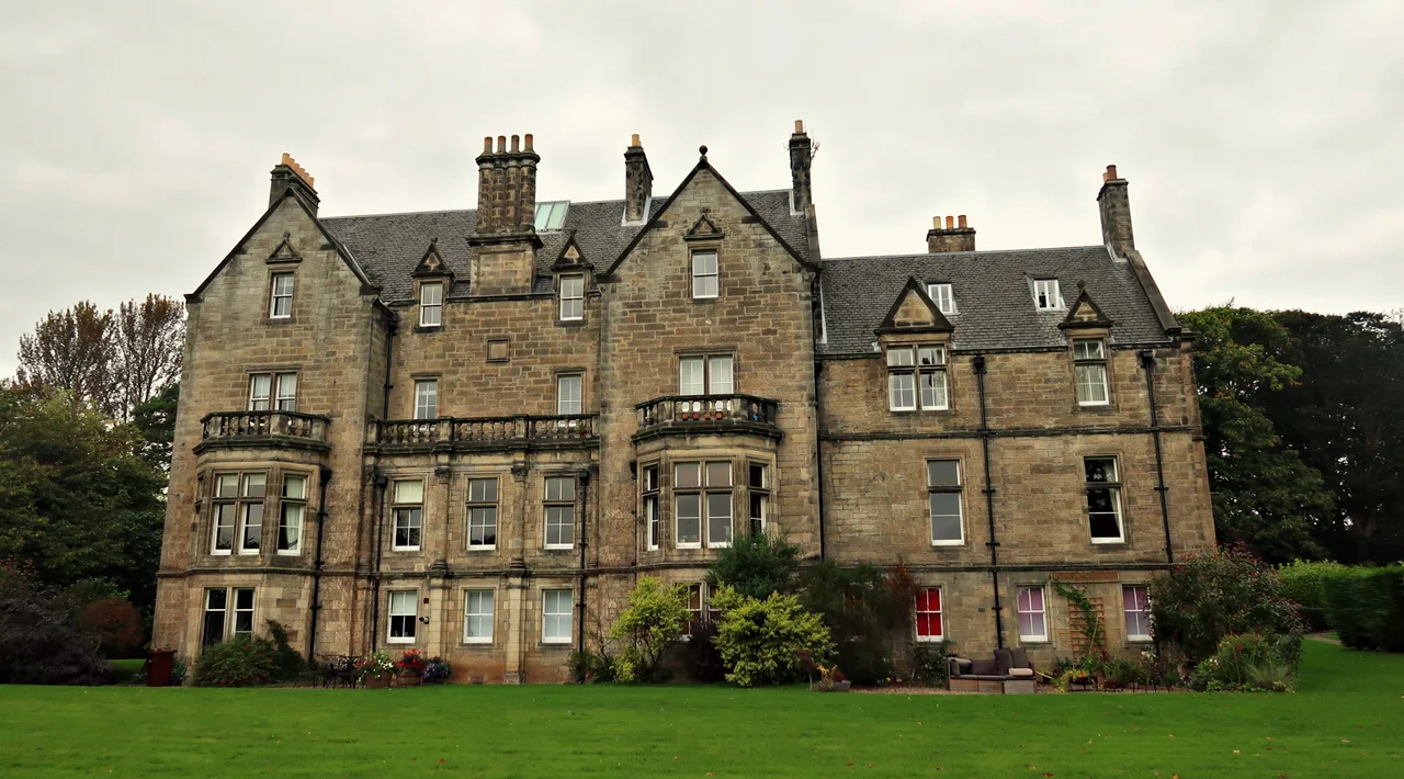 This is a photo of listed building number