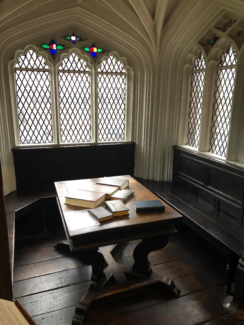 The window alcove at Chetham's where Marx and Engels worked.
