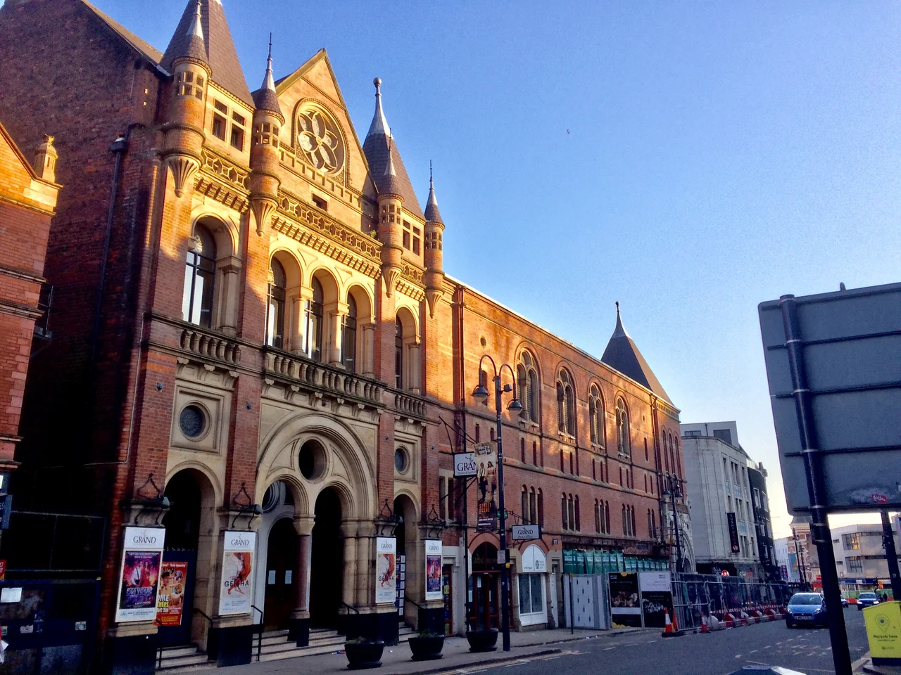 en:Grand Theatre, Leeds from New Briggate