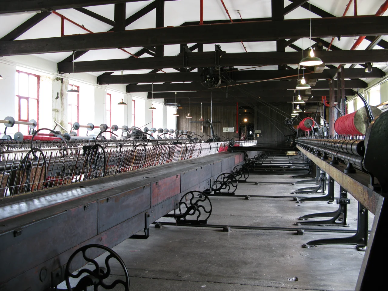 1904 Platt built condensor mule (self-actingb) at Armley Mills Industrial Museum near Leeds, Yorkshire , used for spinning wool. This mule is ungaited (not see up).