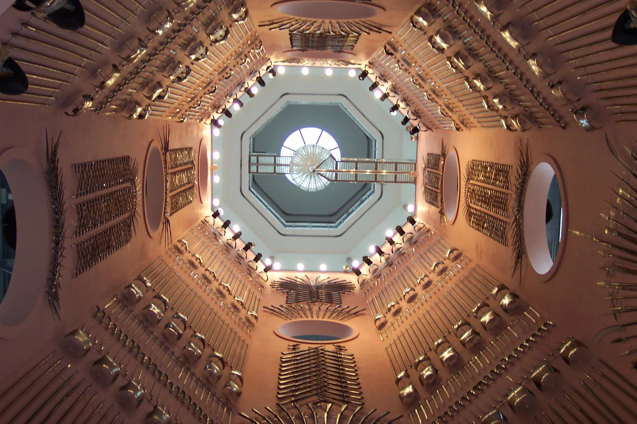 Main stairwell, Royal Armouries Museum, Leeds.

Credits
I took this picture myself User: Lofty