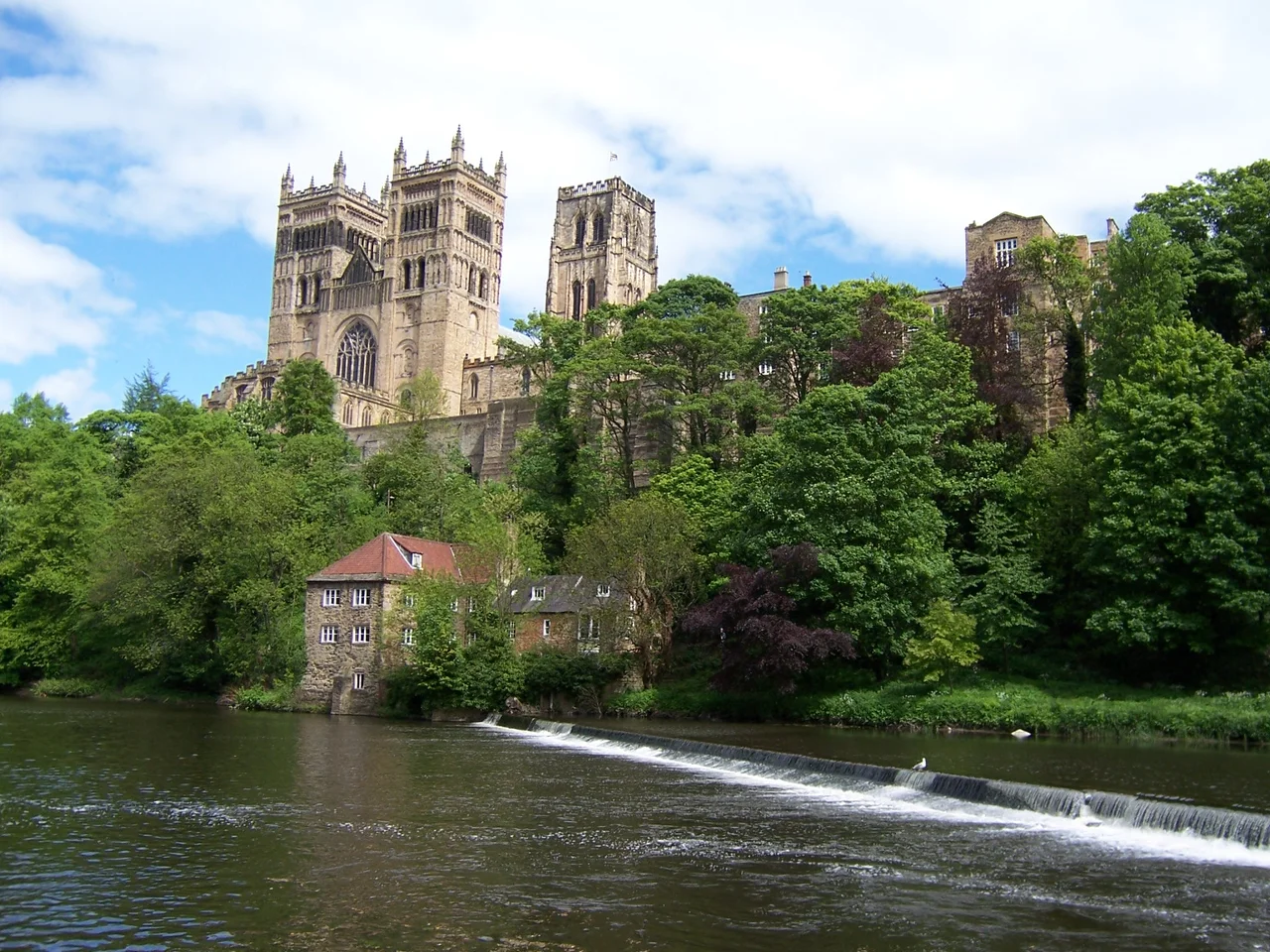 Durham Cathedral as seen from the River Wear (Durham, England)
own work; photo taken on 28 May 2006