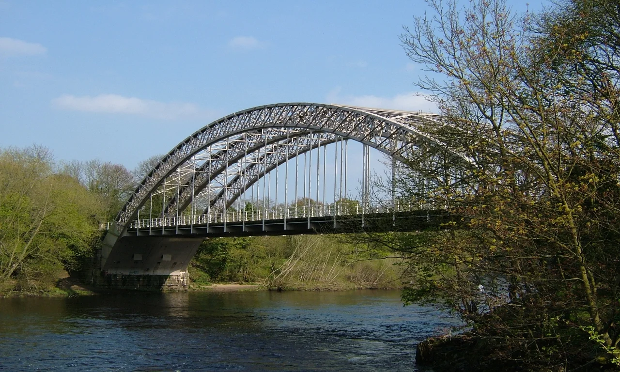 Points Bridge, Wylam. Taken by myself (Craig Hennessey) on 21st April 2005. The picture is taken from the southern side of the River Tyne.
