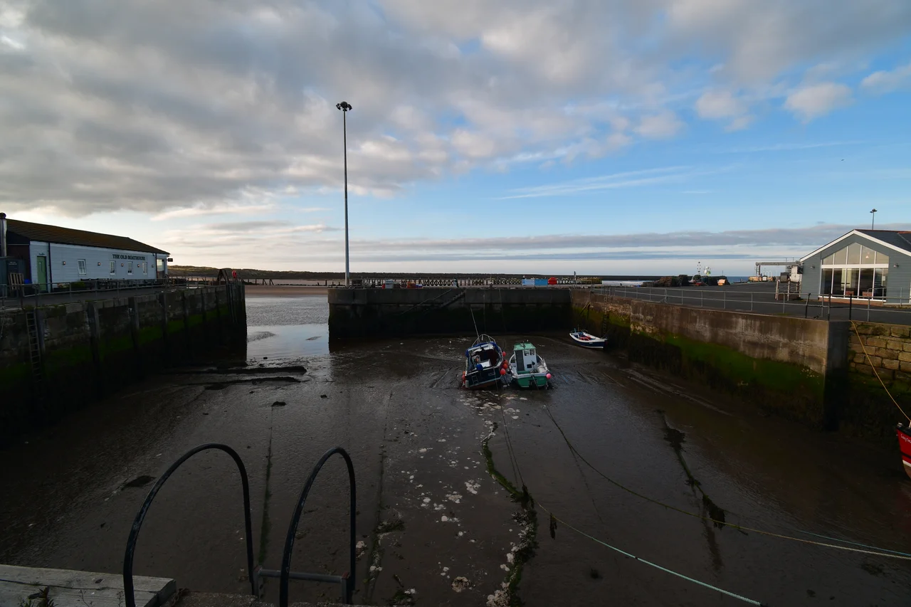 Amble harbour at night