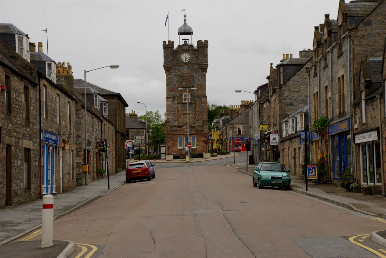 Dufftown clock tower from the north (at 21 minutes after 6 :-)