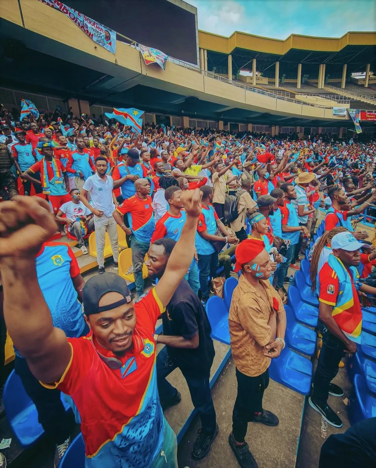 Stade des martyrs dans la ville de Kinshasa - République Démocratique du Congo - 2013 (Photo Copyleft - Antoine Moens de hase)