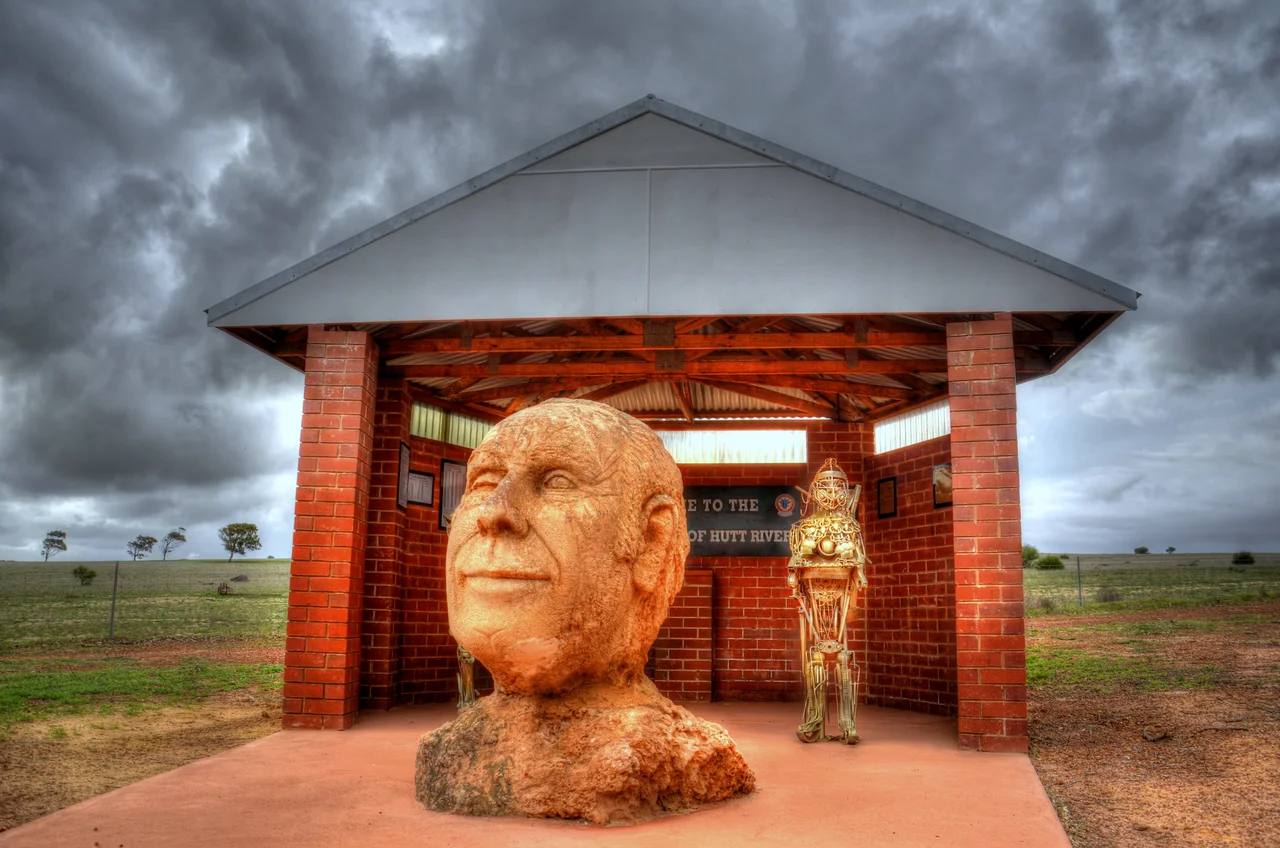 Statue of  Leonard George Casley, founder of the Principality of Hutt River