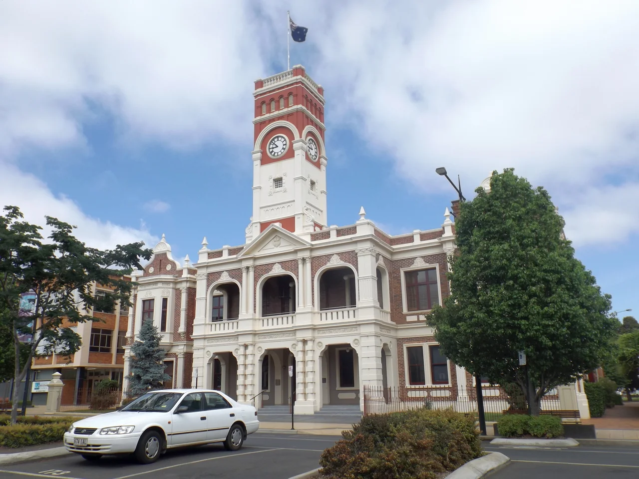 Photo of Toowoomba City Hall in Toowoomba City, Queensland, Australia.