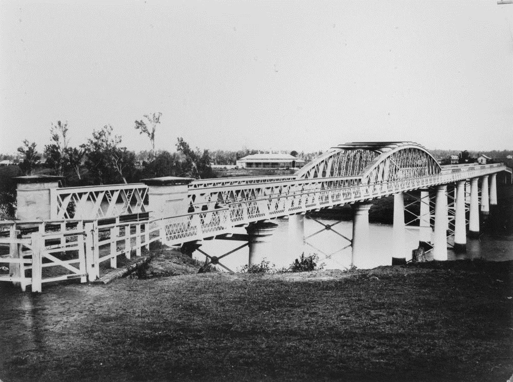 Old Albert Bridge across the Brisbane River at Indooroopilly