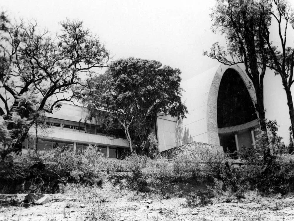 Side view of the building known as Cloudland at Bowen Hills, Brisbane, Queensland, 1946
Side view of Cloudland, a ballroom in the north Brisbane suburb of Bowen Hills. It was constructed in 1939-1940 as 'Luna Park' and opened on 2 August, 1940. In 1942 United States forces took it over as an office and headquarters. It was reopened as a ballroom again on 26 April, 1947. The building was demolished in 1982.