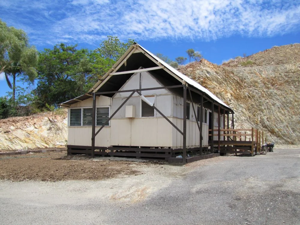 Tent House (Mount Isa) (2013)