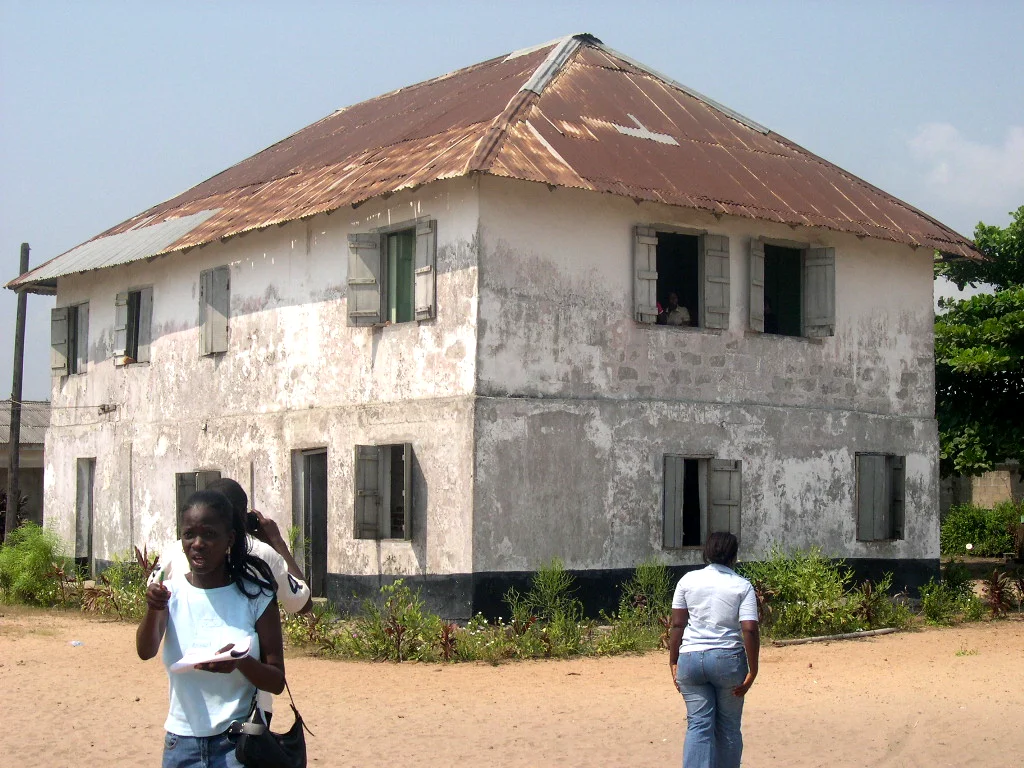 The ancient history laden structure was erected by the Reverend Townsend of the church missionary society CMS in 1845. Originally built of coconut fibers and located on an area of 1,144 square feet, the more than a century and half monument was given a face lift to further preserve it for the coming generations. the building is located along marina in Badagry.
