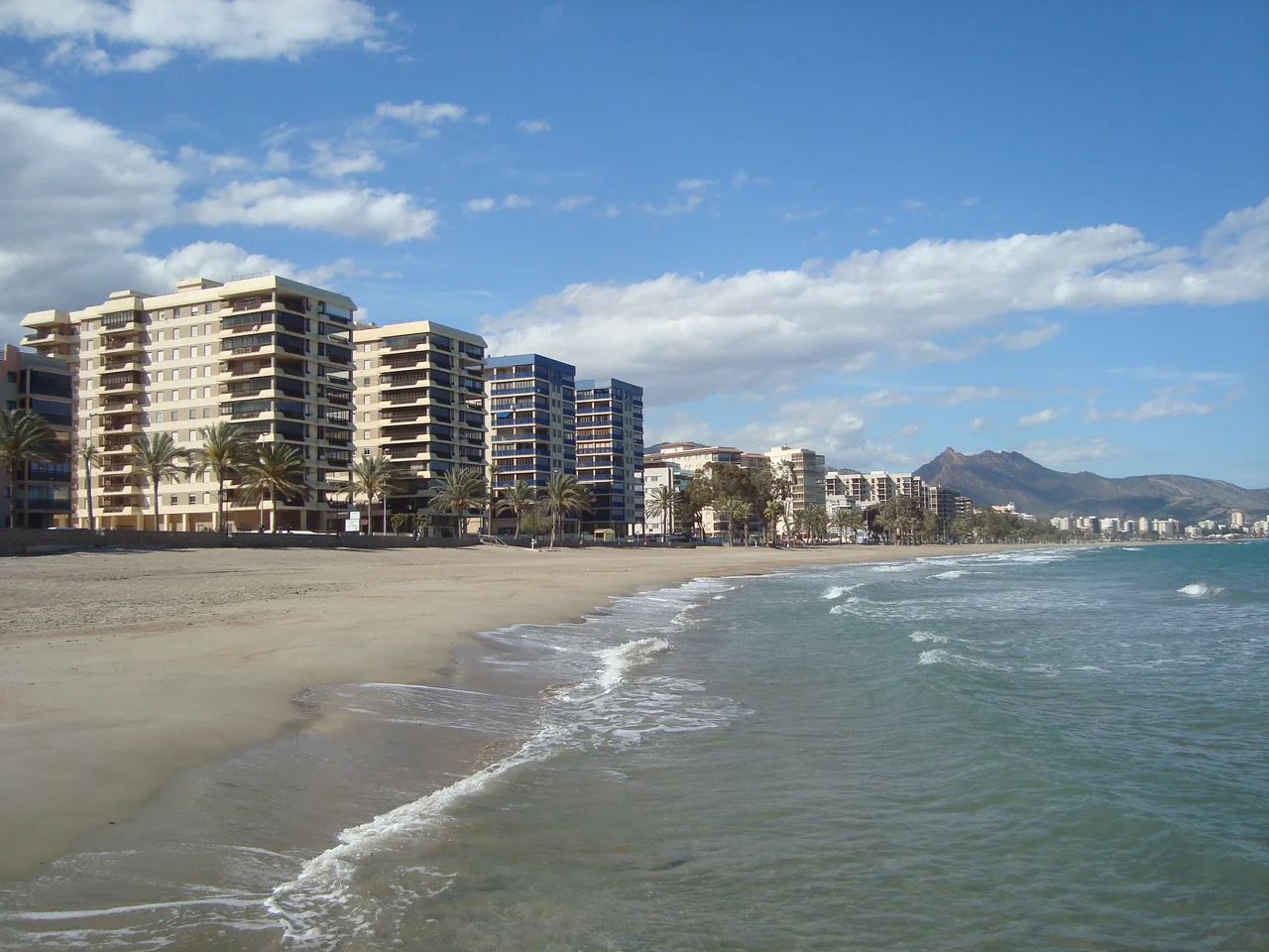 This is a a photo of a beach in the Land of Valencia, Spain, with id: