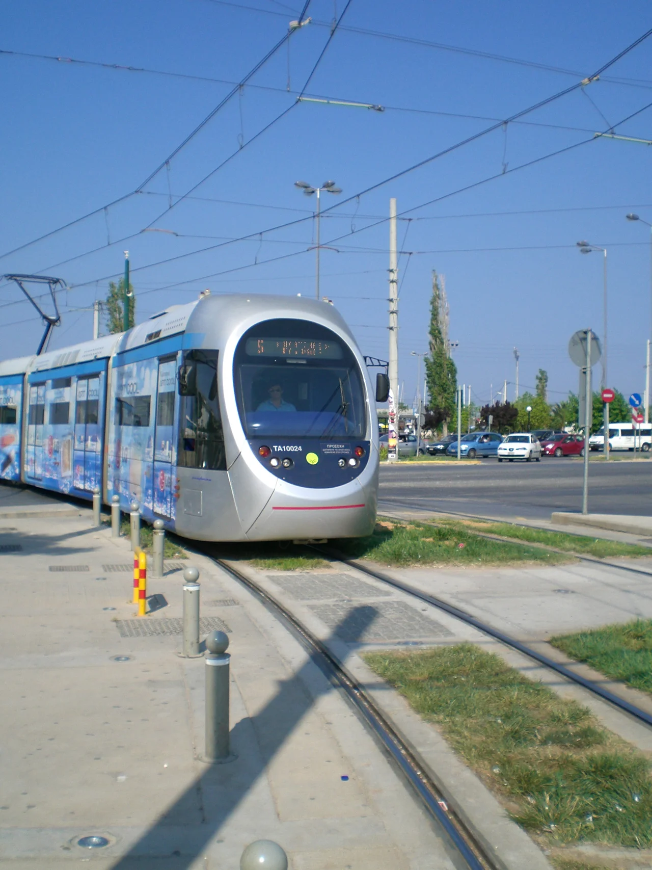 Tram that runs all along the Athens coastline towards the southern suburb of en:Glyfada (Greek: Γλυφάδα).