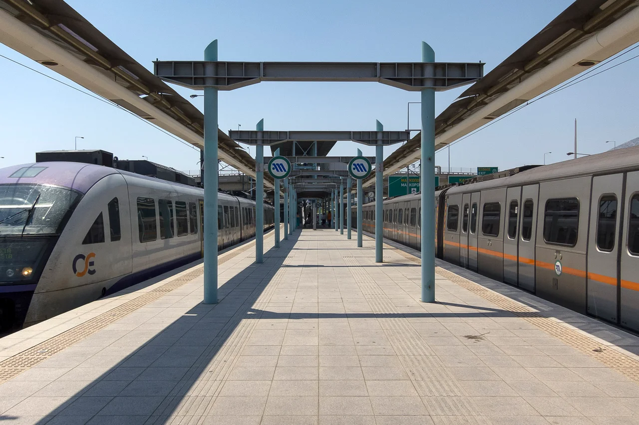 Paiania–Kantza station (Athens Metro platforms), August 2012
