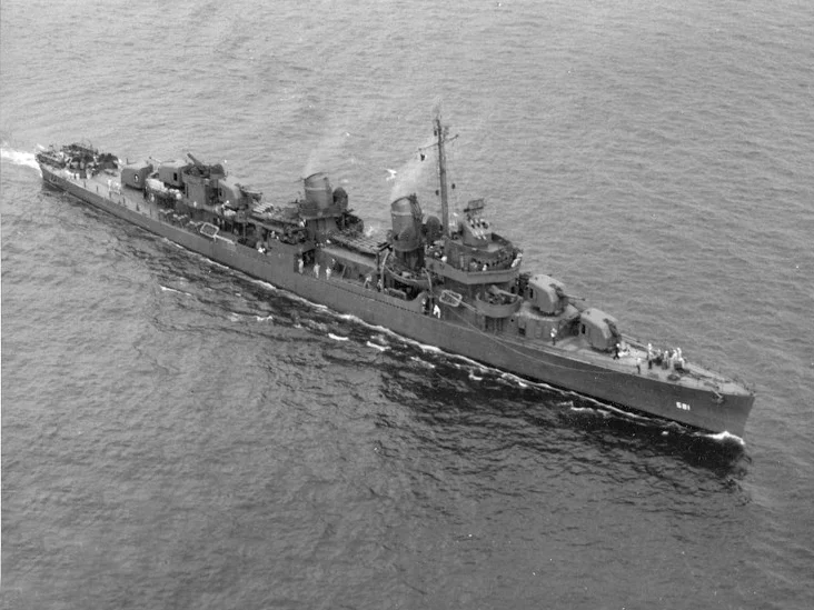 The U.S. Navy destroyer USS Charrette (DD-581) underway in Boston Harbor, Massachusetts (USA), on 4 August 1943.