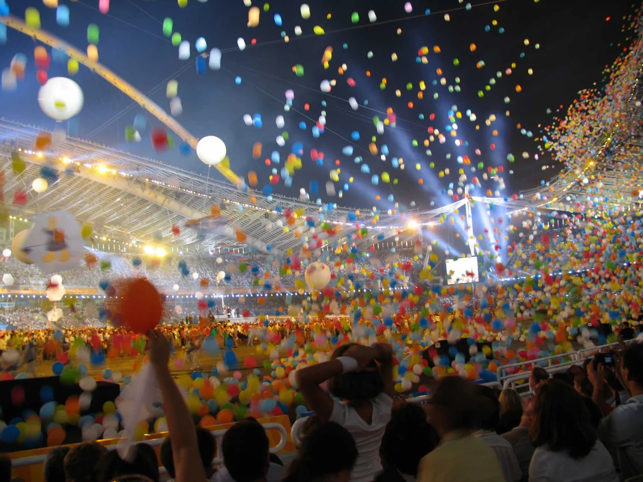 Athens 2004 Olympics Closing ceremony.jpg