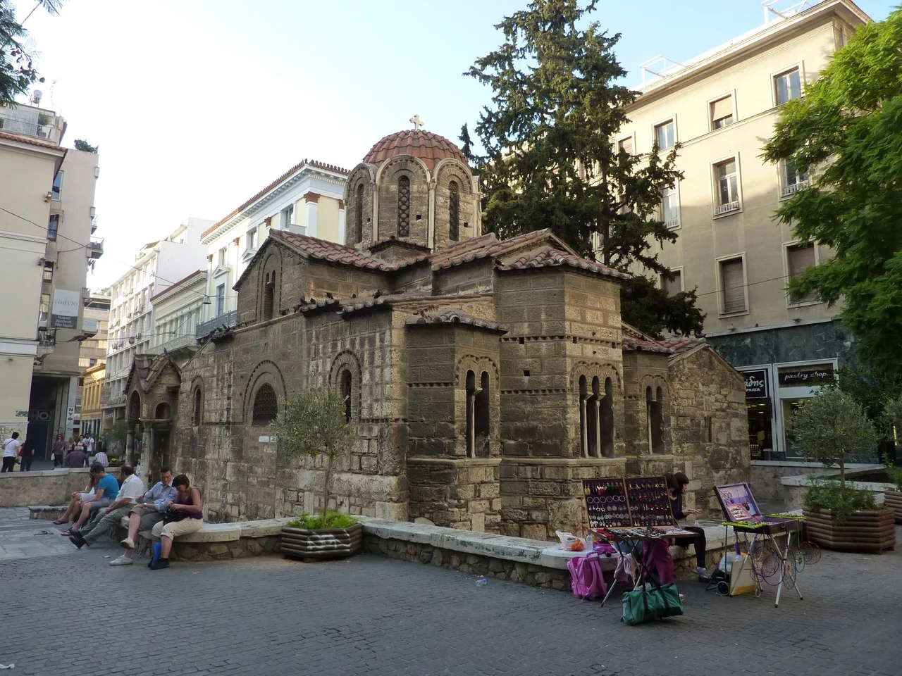 Kapnikarea - Exterior