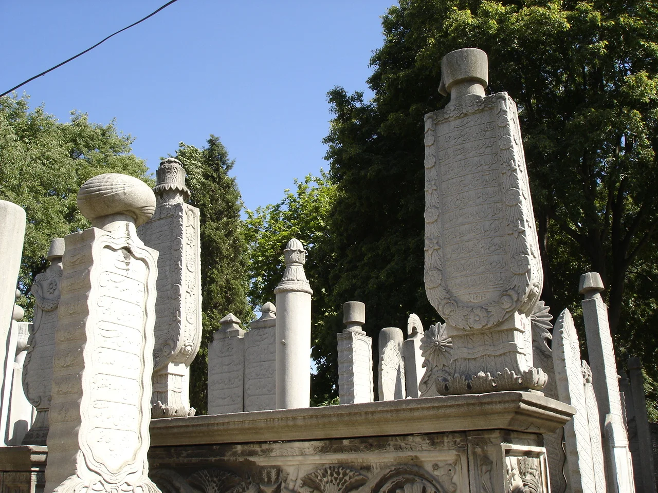 Istanbul - In the ancient ottoman cemetery in Eyüp. Picture by: Giovanni Dall'Orto, May 30 2006.