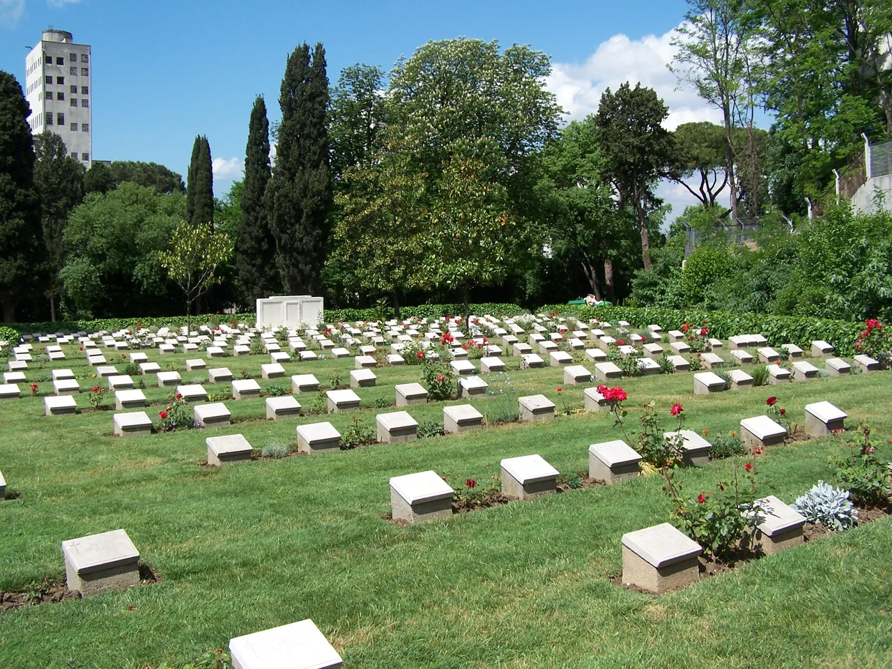 Military graves at Haydarpaşa Mezarlığı