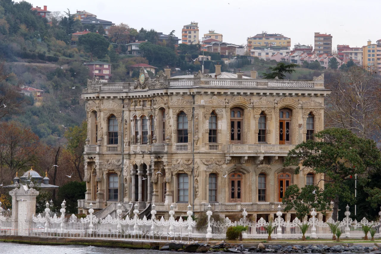 Küçüksu Palace — Istanbul. Bosphorus.
