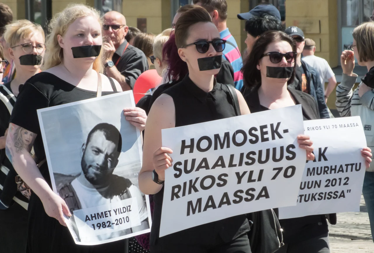 LGBT1229