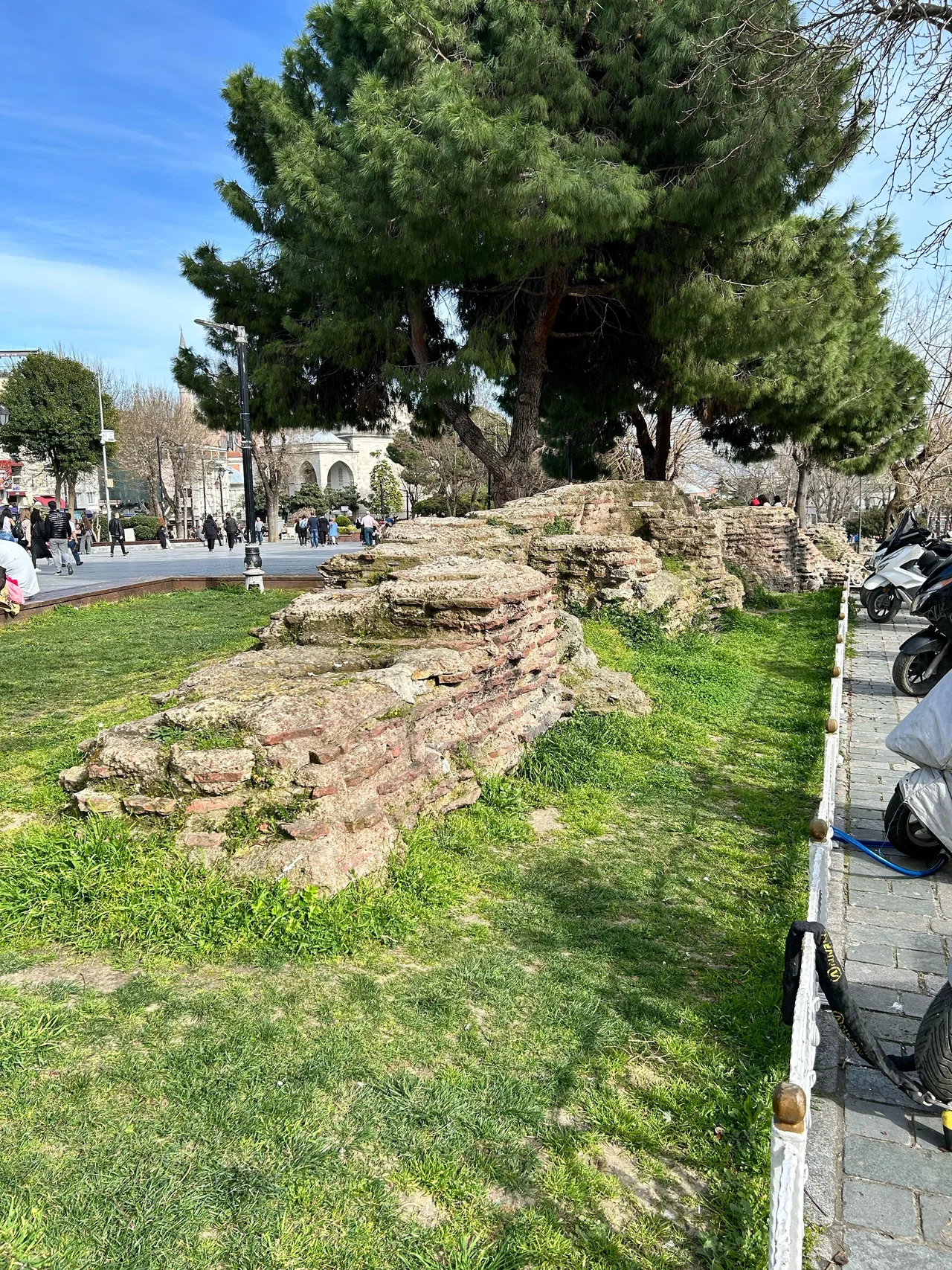 Antiochos & Lausos palaces.png
