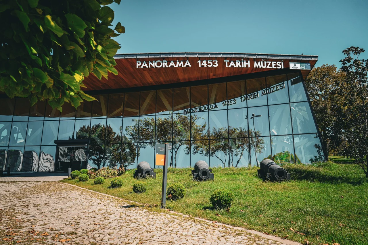 Exterior of Panorama 1453 History Museum.