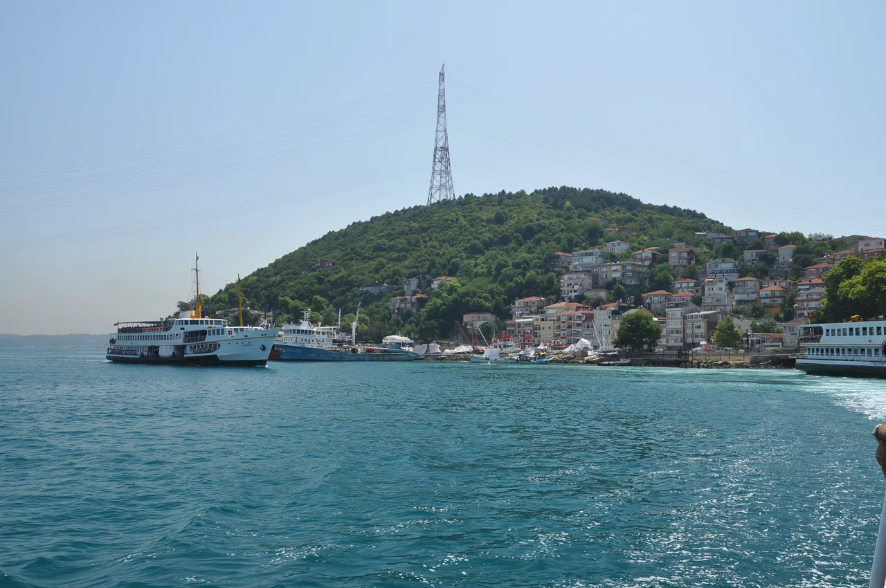 Rumeli Kavağı a little fishing harbour on the Bosphorus in the district of Sarıyer in Istanbul, Turkey.