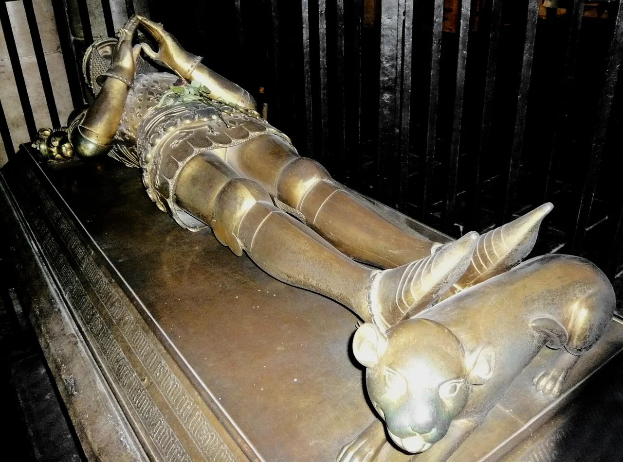 Burial effigy of Edward, "The Black Prince" in the Cathedral. Canterbury, Kent, England, United Kingdom
