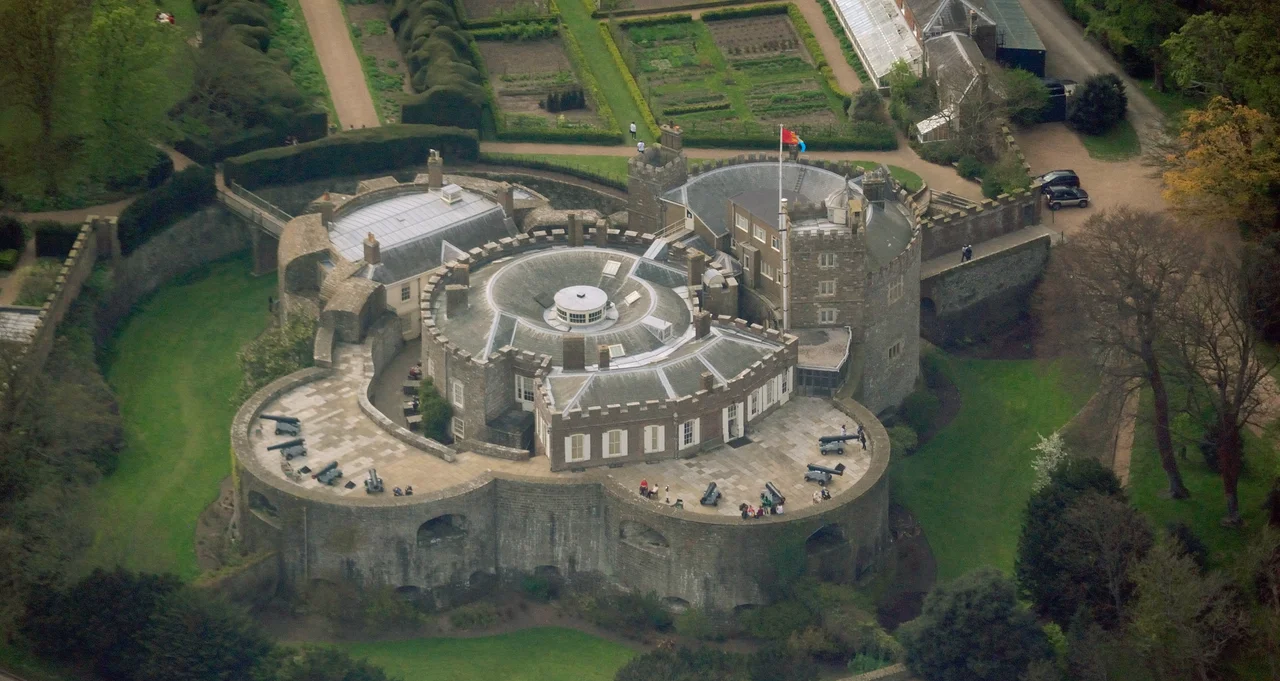 Aerial view of Walmer Castle on the East coast of Kent (England). Nikon D60 f=145mm f/6.3 at 1/2500s ISO 800. Processed using Nikon ViewNX 1.5.2 and GIMP 2.6.6.