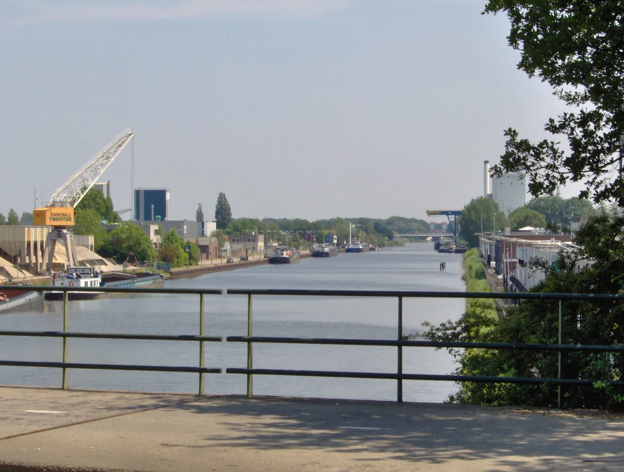 View on the Twentekanaal near Hengelo, Netherlands. Photo taken standing on the Oelerbrug.