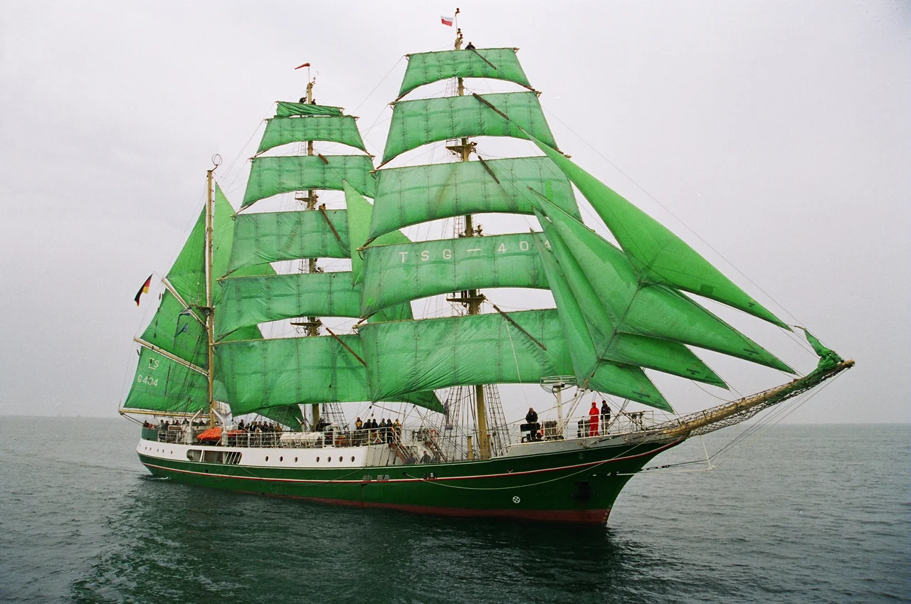 The barque Alexander von Humboldt, with four jibs set and a fifth furled on the bowsprit.